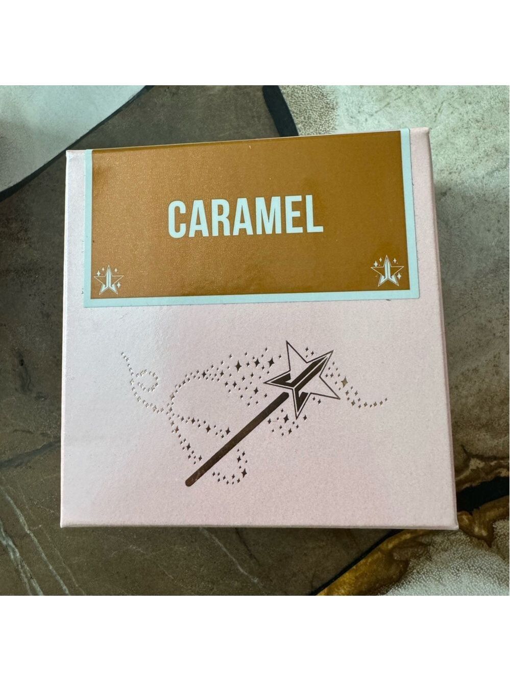 Jeffree Star - Luminous Powder Caramel